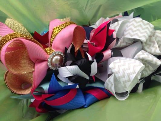 Great selection of bows. Got a bunch for $40 Prices range between $1-$7 per bow