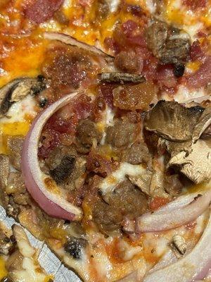 Bacon cheeseburger pizza toppings fresh!