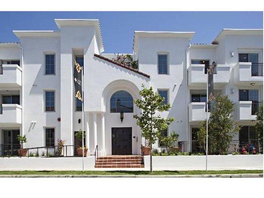 Beautiful Condo in Toluca Lake- SOLD!