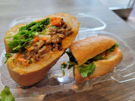 FreshSANDWICH w/ Lemongrass Pork