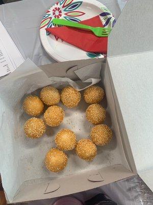 Fresh sesame balls! Yummy!