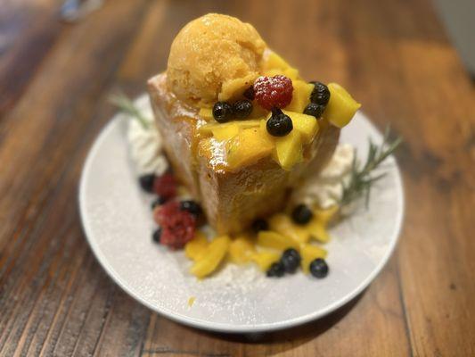 Mango and berry toast