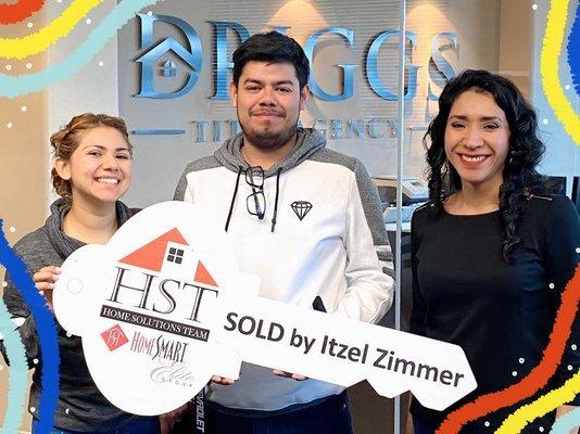 Help me to congratulate Jonathan and Angie  for the purchase of their new home 
#itzelrealtorphx #teamwork #homesolutionsteamaz