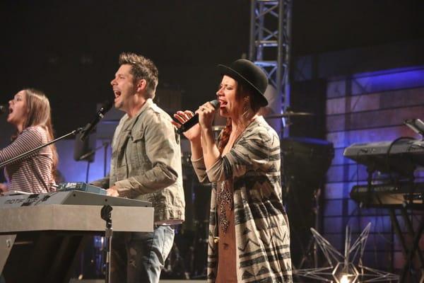 Absolutely amazing powerful worship lead by Micah and Jessica Solomon.