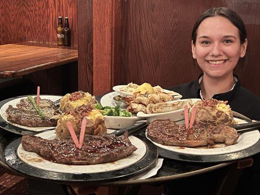 Our awesomely amazing server Makenzie