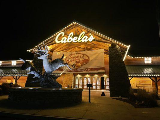 Santa's wonderland open inside cabelas through dec 24 2020