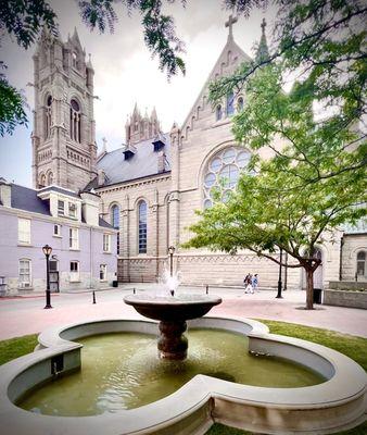 Nice fountain in the atrium area of the Cathedral. Many senior citizens are dropped off and picked up in this area.