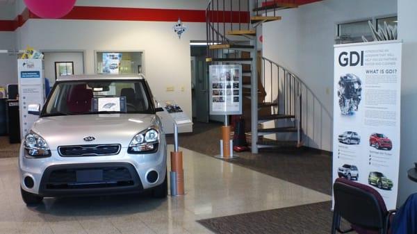 SHOWROOM SPIRAL STAIRCASE