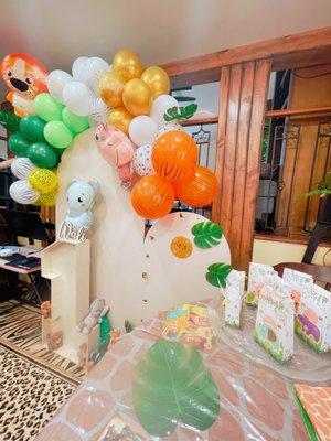 Safari theme party planning and set up by velveteen decor team! Contact them for your next event!  Instagram: Velveteendecor