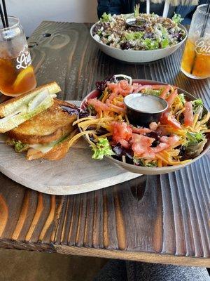 Turkey pesto sandwich with side salad