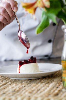 Vanilla panna cotta with berry coulis