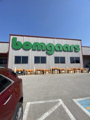 Bomgaars