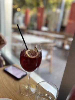 Red sangria (delicious)