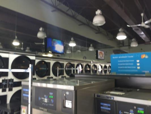 Well lit, pretty, tv's, great staff, somewhat acceptable ownership, powerful washers, hot dryers. My favorite laundromat.