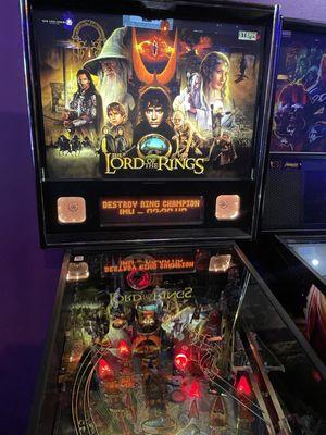 Lord of the rings pinball machine