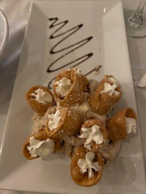 Cannolis yum