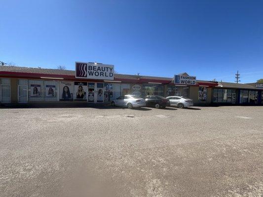 Shopping center where Beauty World is located