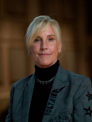 I had the immense pleasure of meeting and photographing the amazing Erin Brockovich.