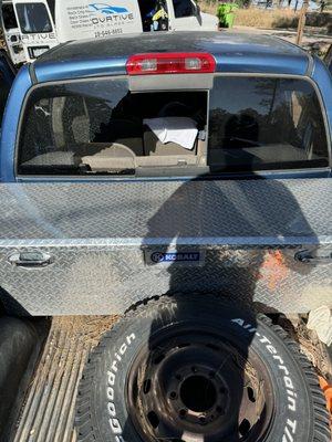 Dodge Ram back glass