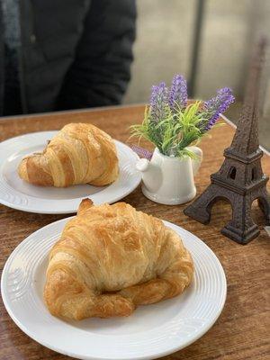 Plain croissants