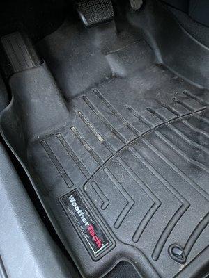 Driver's seat floor