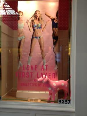 VS PINK window display! Loving the giant spotted pink dog.