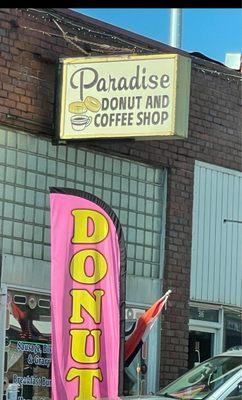 Signage for Paradise Donut Shop on Gentry.