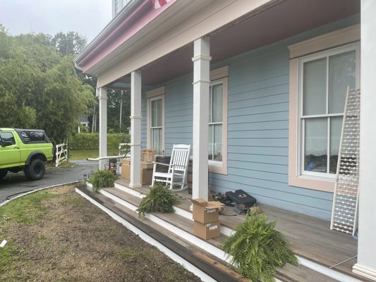 replacing old wood columns with new fiberglass columns