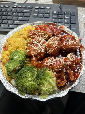 Sesame Chicken Lunch Special