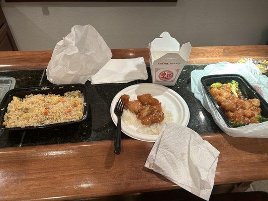 Combo fried rice. Rangoon. Sesame Chicken.