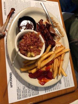 Hog Wings (with bacon mac)