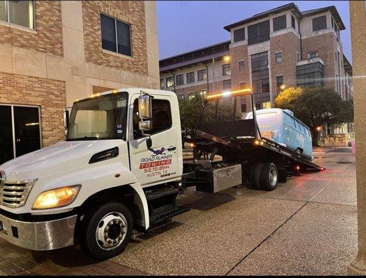 Roadrunner Towing of Pflugerville