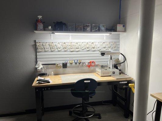 Cellphone repair work station