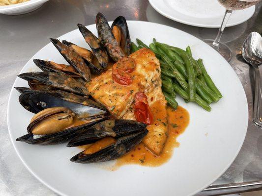 Bronzino special with mussels and asparagus