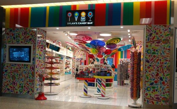 Dylan’s Candy Bar at HOU Hobby