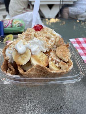 Banana Pudding Sundae, Single Scoop in a Waffle Bowl