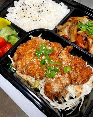 GOMA CHIKIN
 Fried Chicken Cutlet drizzled with Japanese roasted sesame dressing