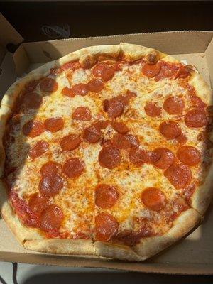 Large pepperoni pie