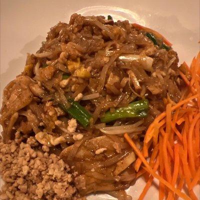 Pad Thai with chicken