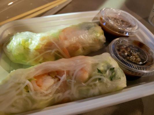 Fresh shrimp spring roll (on the specials menu)