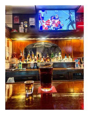 NFL and Shiner & Southern Comfort @ Ricochet's. 4644 N Lincoln Ave, Chicago, IL Sport Bar Tavern. Nice Easy & Cool!