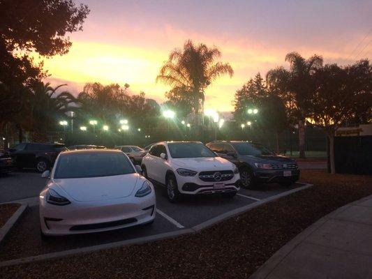 Late model Teslas and Mercedes Benz common in Silicon Valley