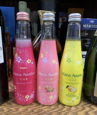 Refreshing sparkling sake, Hana Awaka