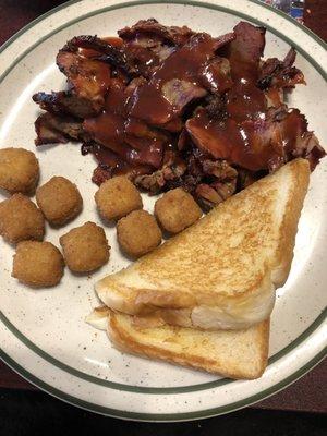 Brisket with toast and cheese balls (jalapeño cheddar)