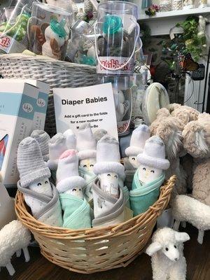 Handmade diaper babies make great baby shower gifts!