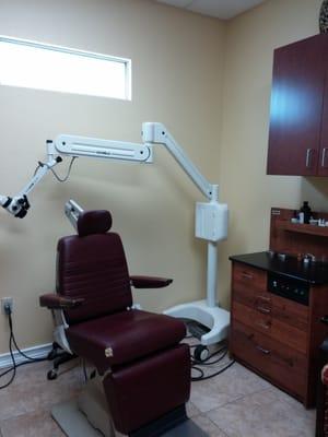 Exam room (exam chair)