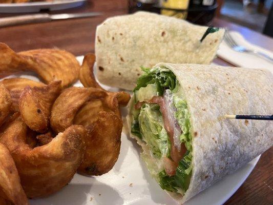 Veggie wrap with fries