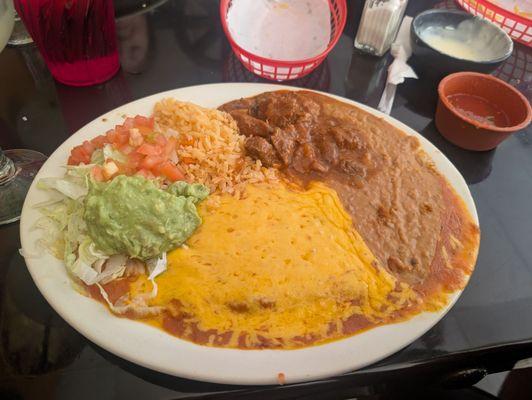 Plato Tejano with cheese enchiladas