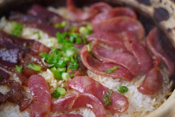 Clay Pot Rice with Preserved Meats 腊味煲仔饭(M)  $11.99