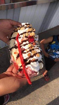 Huge Banana split